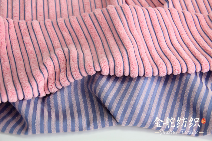 2.5条双色阳离子灯芯绒,背面效果 2.5条双色阳离子灯芯绒,背面效果