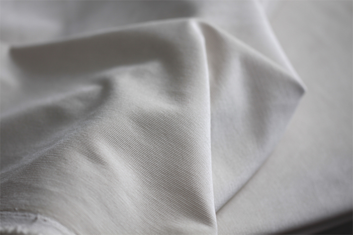 28条涤锦灯芯绒,超细条绒 28条涤锦灯芯绒,超细条绒