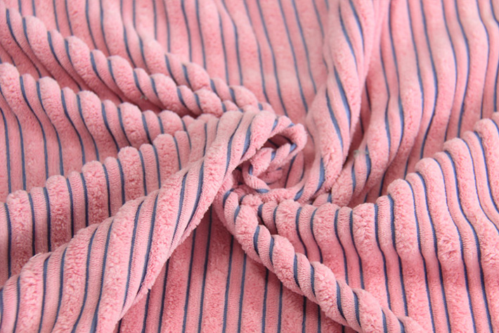 2.5条双色阳离子灯芯绒,粉色效果细节图 2.5条双色阳离子灯芯绒,粉色效果细节图