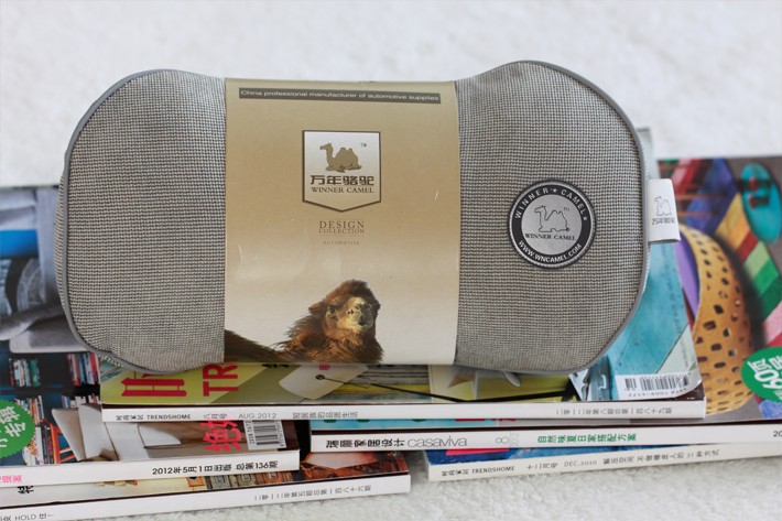 21条双色灯芯绒做成的汽车头枕成品 21条双色灯芯绒做成的汽车头枕成品