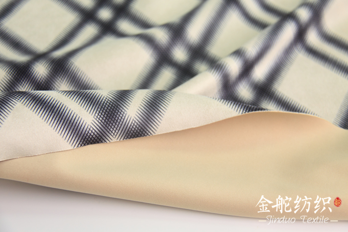 空气层麂皮绒印花,绒感细腻,手感棉柔 空气层麂皮绒印花,绒感细腻,手感棉柔