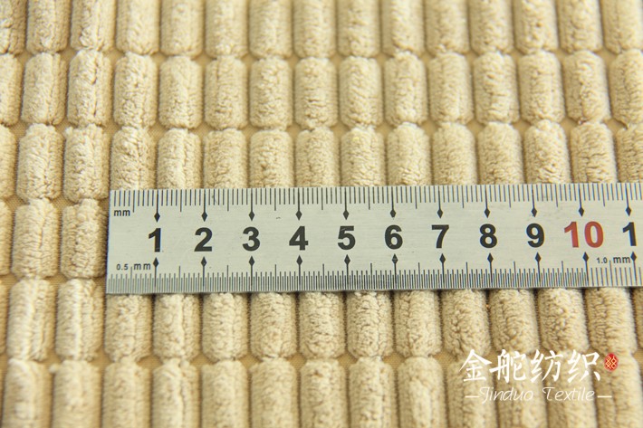 长款2.5条玉米绒面料主要出口,国内市场用量较少 长款2.5条玉米绒面料主要出口,国内市场用量较少