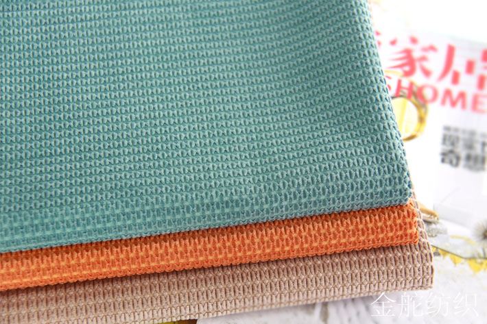 灯芯绒沙发套面料，人体接触舒适良好的触感。