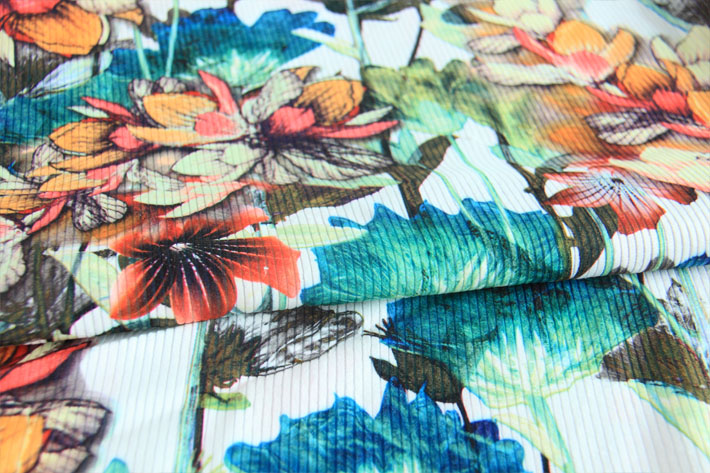 色彩鲜艳,色牢度高,花型大小合适 色彩鲜艳,色牢度高,花型大小合适